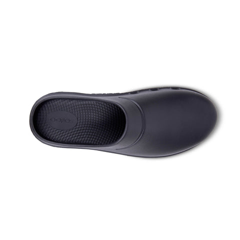 OOFOS OOcloog black clog top view