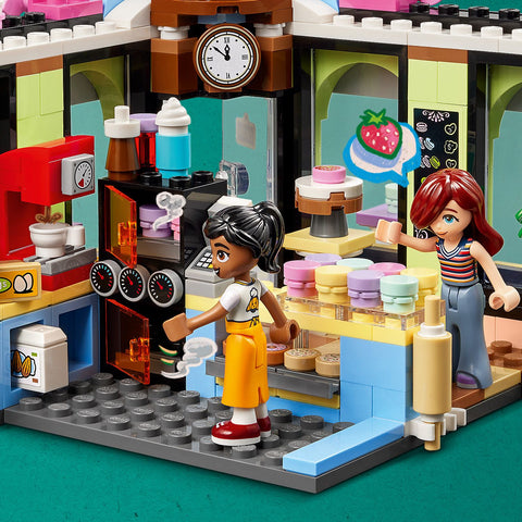 LEGO Friends Heartlake City Caf� Shop Toy with Minidolls 42618
