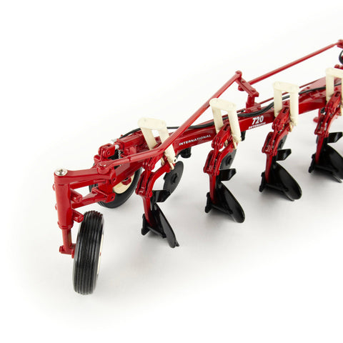 International Harvester 1:16 Scale 986 Tractor with 720 Plow � Die-Cast Metal Replica � ERTL PRECISION HERITAGE 44309