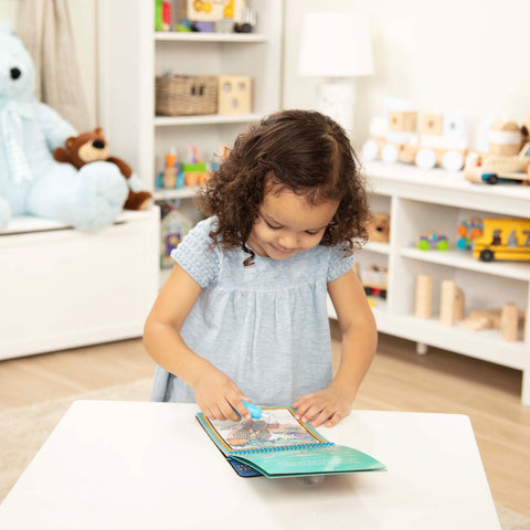 girl with water paint tablet
