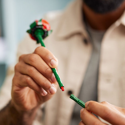 assembly-LEGO Botanicals Bouquet of Roses Building Set 10328