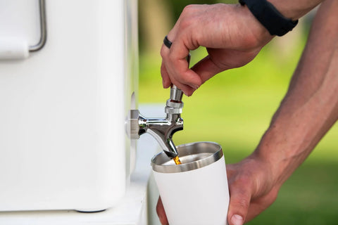 Serving coffee from a Bevanda White Sperse Drink Dispenser