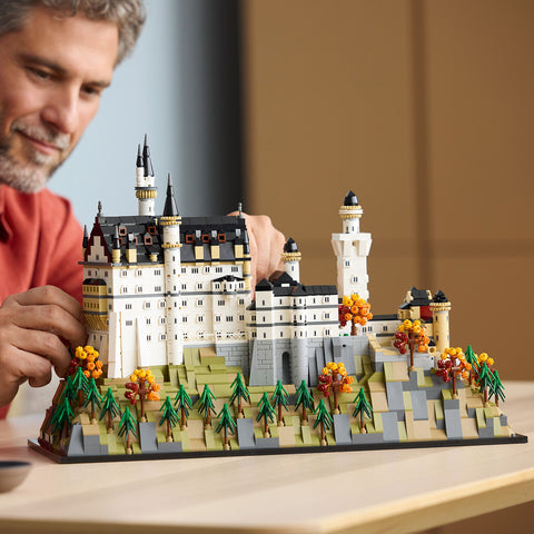lifestyle, LEGO Architecture Neuschwanstein Castle 21063