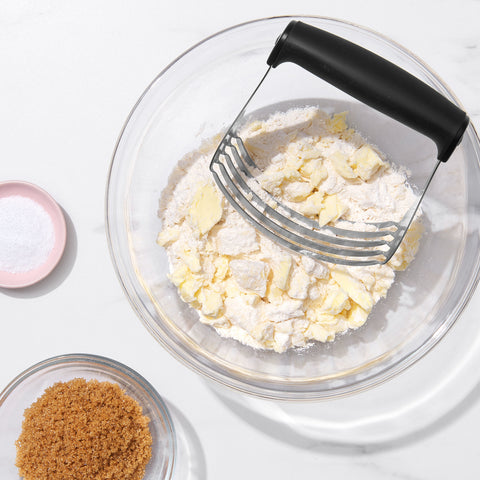 Making pie crust