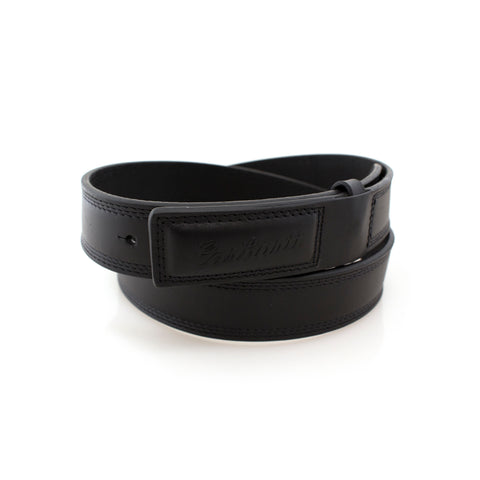 Scratchless black leather belt