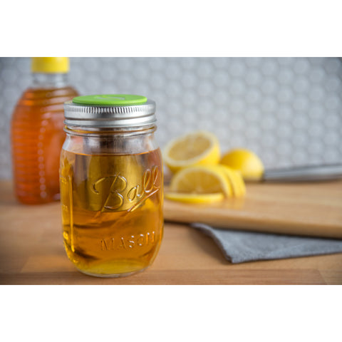 Tea infuser in use