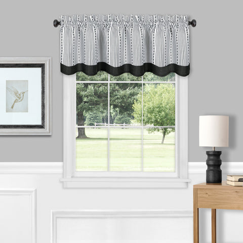 Valance curtain