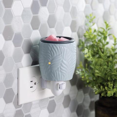 Ocean Palm Pluggable Fragrance Warmer in
Horizontal Outlet