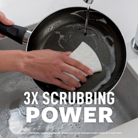 Using Scotch-Brite Greener Clean Non-Scratch Scrub Sponge