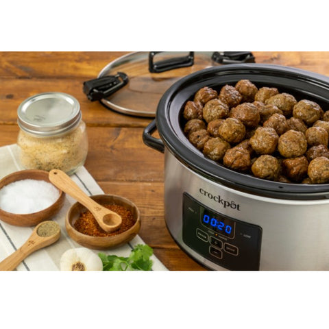 4-Quart Programmable Slow Cooker 2122615 with food
