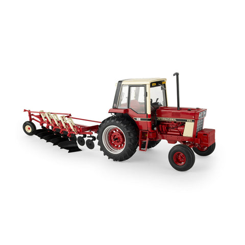 International Harvester 1:16 Scale 986 Tractor with 720 Plow � Die-Cast Metal Replica � ERTL PRECISION HERITAGE 44309