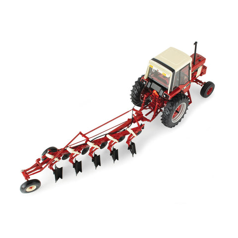 International Harvester 1:16 Scale 986 Tractor with 720 Plow � Die-Cast Metal Replica � ERTL PRECISION HERITAGE 44309