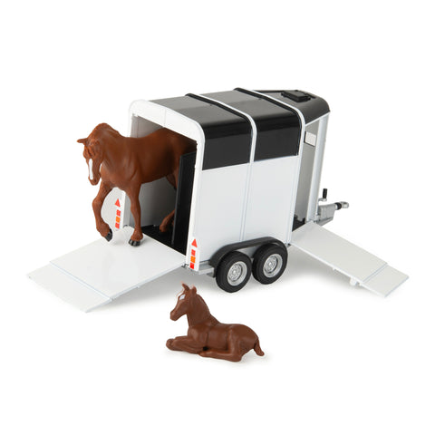 Tomy Ertl 1:32 scale Horse Trailer with horses