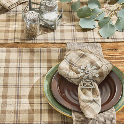 Plains Plaid Napkin 4878-020 displayed in table setting