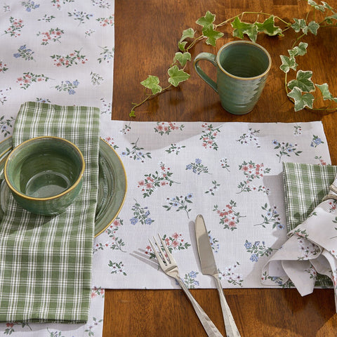 Backyard Flower Placemat 4905-010 
displayed on table top