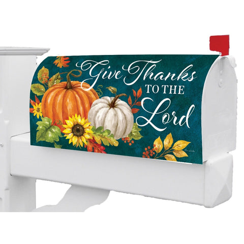 Give Thanks Pumpkin mailbox makeover