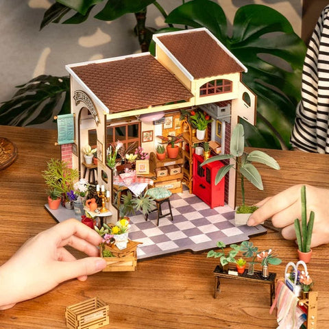 Emily's Flower Shop Miniature House DG145