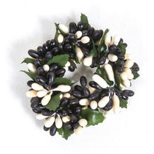 Black, Cream Berry Candle ring.