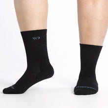 Black Women�s Solid Basic Cushioned Crew Socks 9504