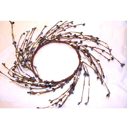 Williamsburg Blue & Cream Candle Ring Berry Wreath.