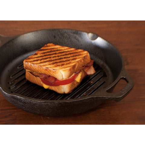 Lodge Cast Iron round grill pan in use