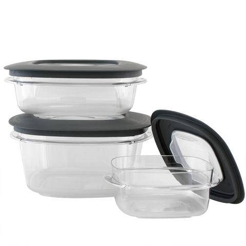 Rubbermaid storage set, 3 containers with lids.