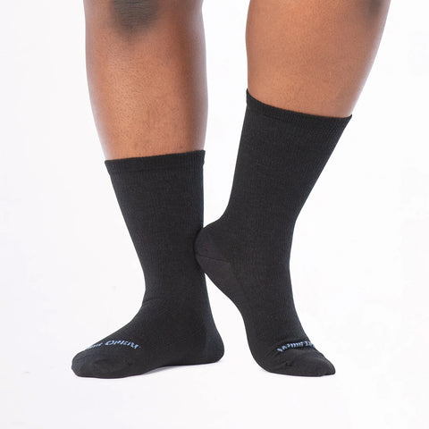 black, Women's Solid Basic Lightweight Crew Socks 9513