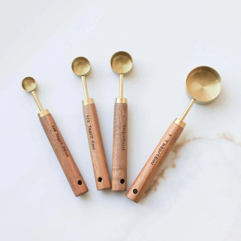 Wooden Handle Gold Measuring Sets 
Teaspoon/ Tablespoon