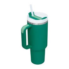Stanley The Quencher H2.0 FlowState 30 oz Vacuum Insulated Tumbler in alpine green