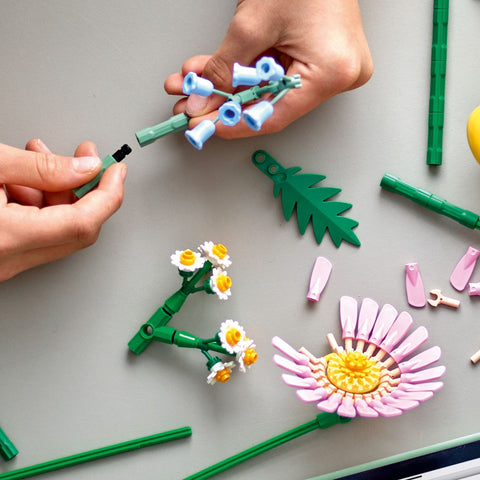 assembly, LEGO Botanicals Petite Sunny Bouquet Flower Set 10347