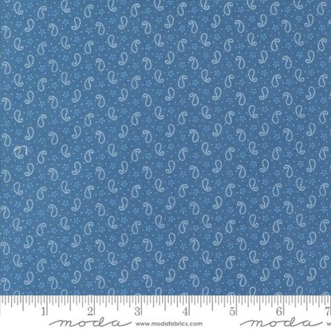 Denim and Daisies Collection Petite Paisleys Cotton Fabric 35387 blue 