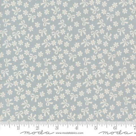 blue, Handmade Sweetness Collection Bows and Daisies Cotton Fabric 31793