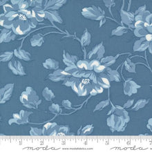 Shoreline Collection Large Floral Cotton Fabric 55300 blue