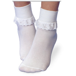 White socks for girls with eyelet lace trim
