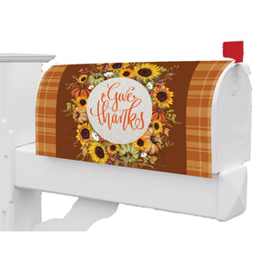 Fall and Winter Mailbox Makeovers give thanks