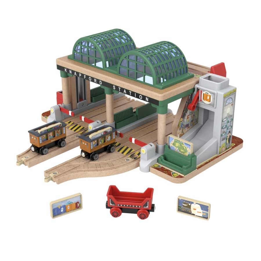 Thomas & Friends Wooden Railway Knapford Station Set HBJ82