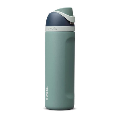 Owala FreeSip 24 oz water bottle in joshua tree