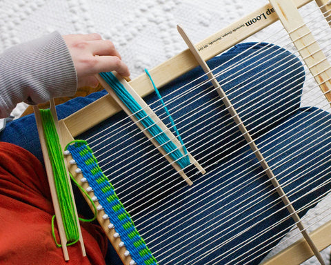 Using the Friendly Loom Lap Loom