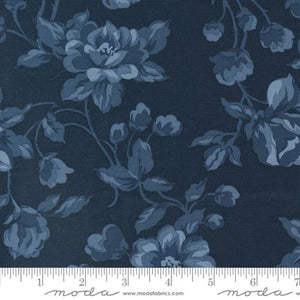 Shoreline Collection Large Floral Cotton Fabric 55300 navy