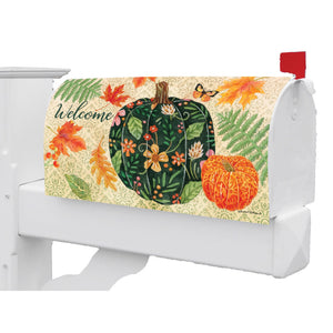 Fall and Winter Mailbox Makeovers pumpkins and leaves