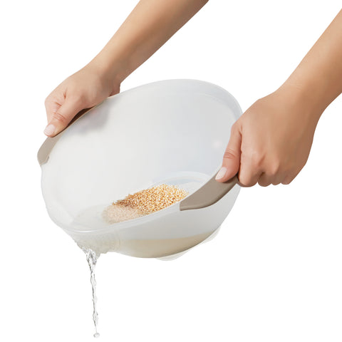 Rice colander, draining water