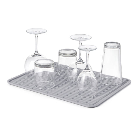 Drying mat with glasses