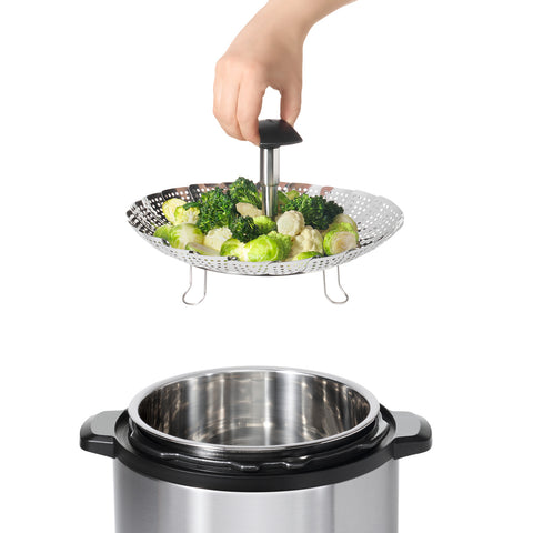 Stainless steel veggie steamer in Instan Pot