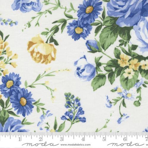 Summer Breeze 2023 Collection Rose Bouquet Cotton Fabric white