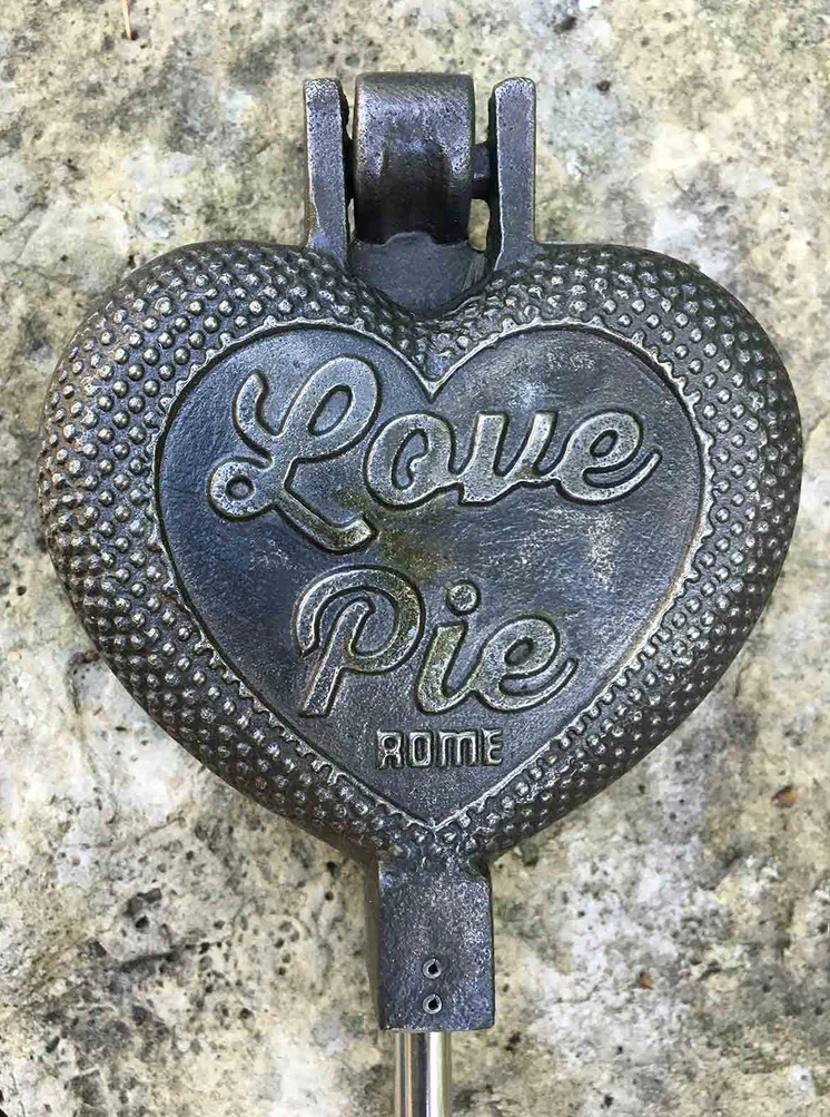 ROME Love Pie Iron - Thumbnail 3
