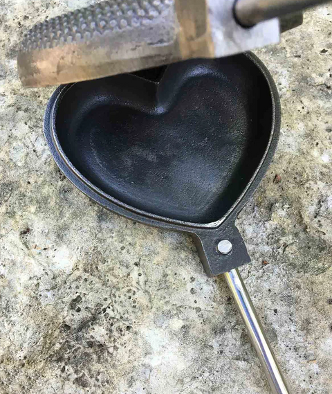 Rome Love Pie Iron opened