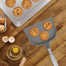 Jumbo Cookie Spatula with cookies