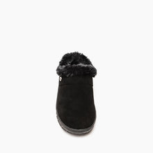 Minnetonka women's Emerson low winter boot in black, toe view