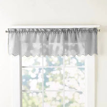 Emelia Valance