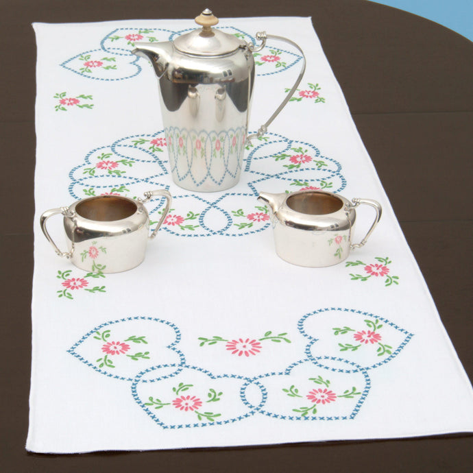 Starburst of Hearts Table Runner